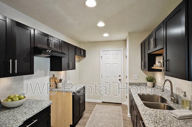 Photo - 3838 Perry St