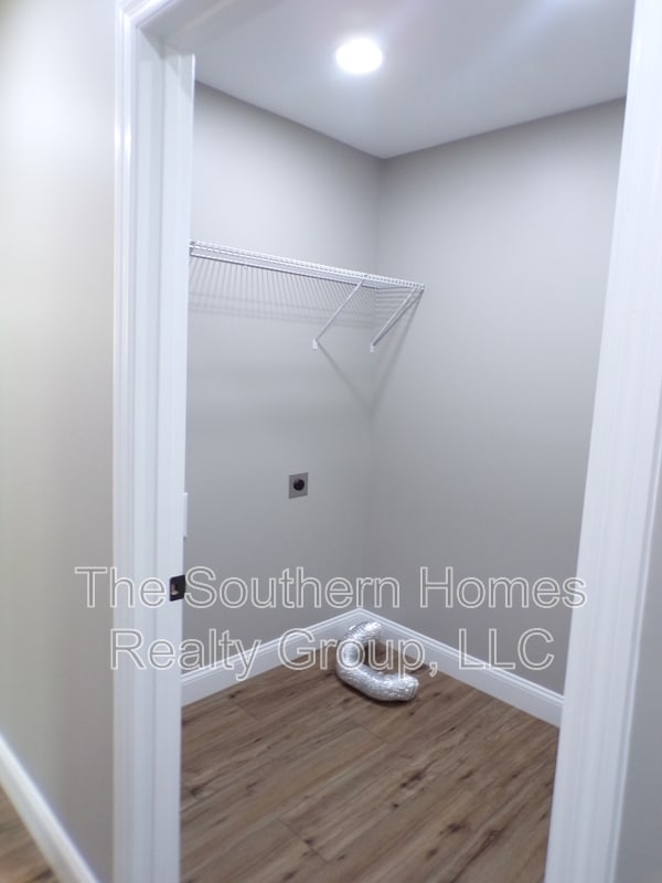 Photo - 533 Anton St