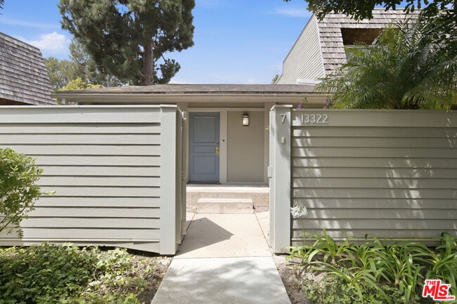 Photo - 13322 Maxella Ave Unidad 7