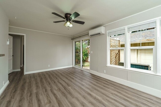 Photo - Krug 1201-1203 Unit 1201