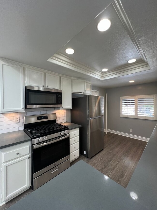 Photo - Tri-Level 2bed 2bath Huntington  Beach Home