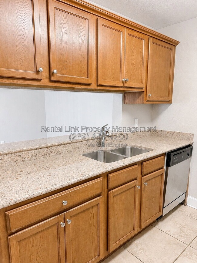 Photo - 4016 Crockers Lake Blvd Unidad 422