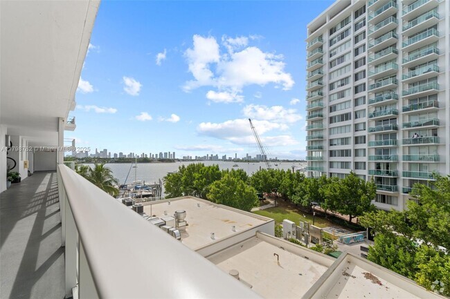 Building Photo - 910 West Ave Unit 0528 Rental
