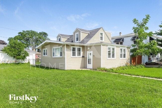 Building Photo - 7803 S Central Ave