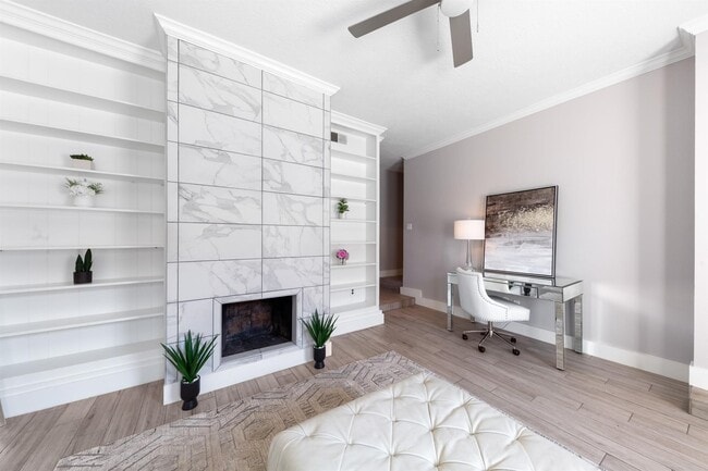 Photo - 7700 Creekbend Dr Unit 30