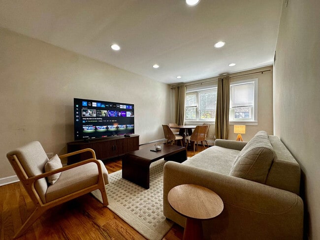 Building Photo - 3161 N Cambridge Ave Unit ID1322526P