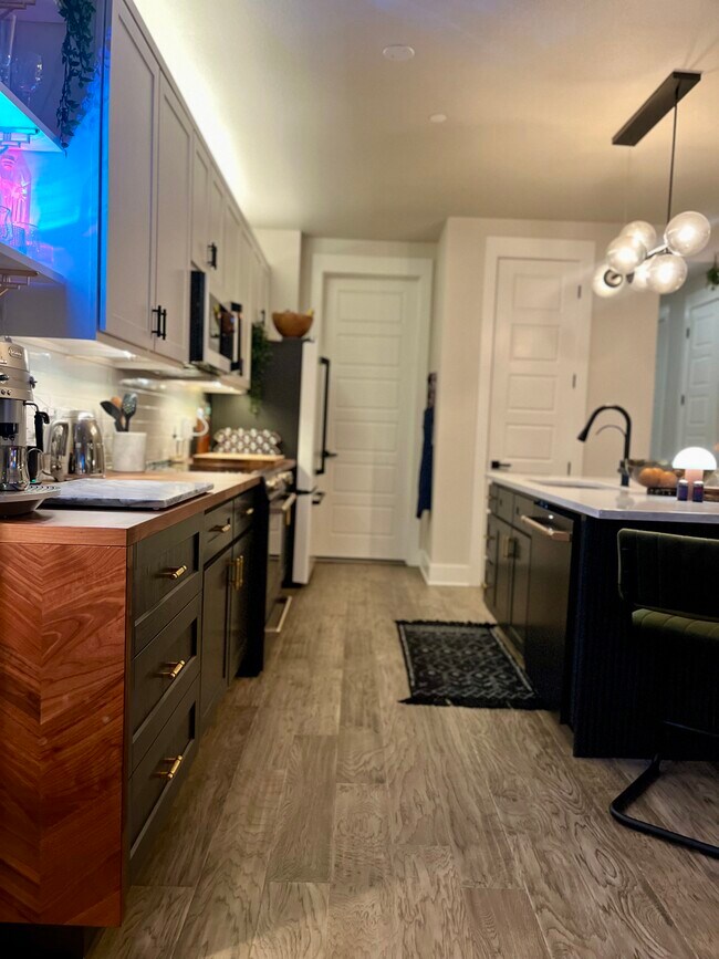 251 S Mill St Condo Unit 320 Condo for Rent in Lewisville, TX