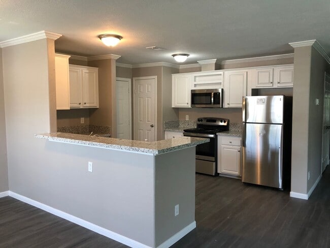 Building Photo - 109 Varsity Dr Unit 109 Room A