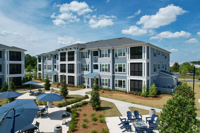 Building Photo - Encore On The Green Rental
