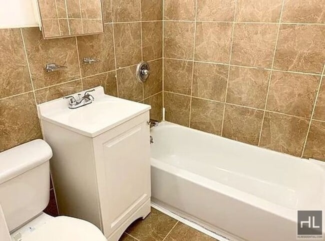 Beautiful Sunlit 1-Bedroom in the Heart of Midtown East