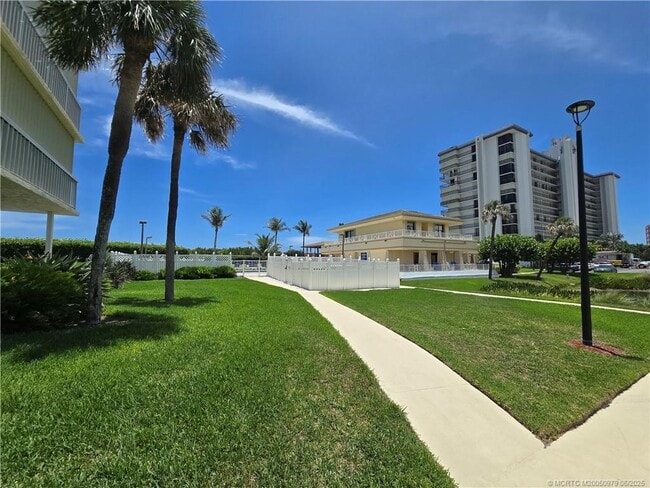 Building Photo - 10600 S Ocean Dr Unit 709