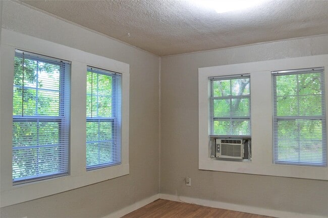 Photo - 1301 Bernard St