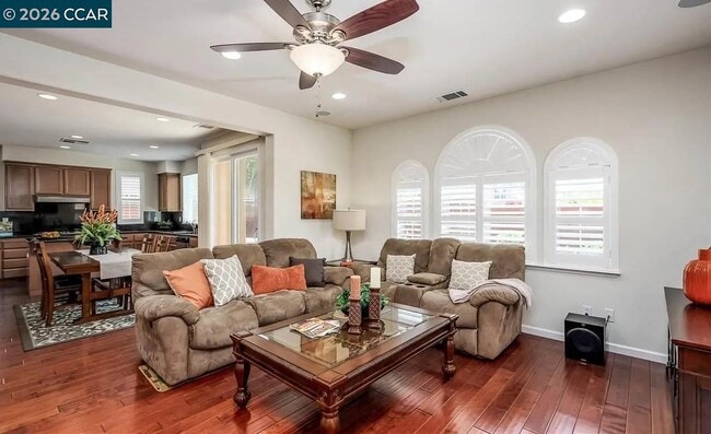 Photo - 2077 Arlington Way