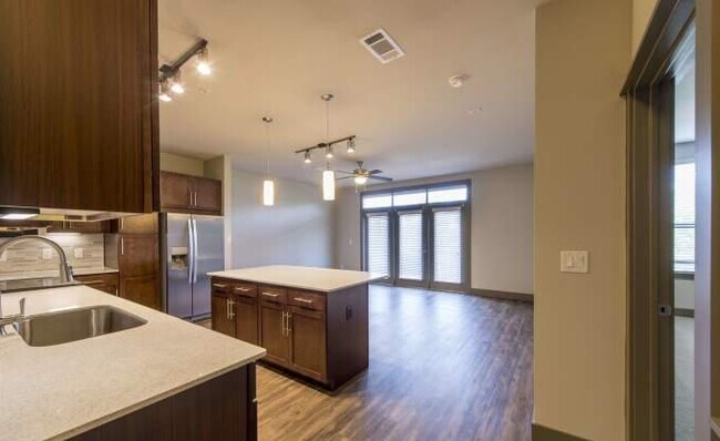 Photo - 1 bedroom in Houston TX 77006 Unit 1292