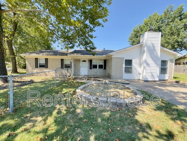Building Photo - 1948 S Hickory Ave Rental