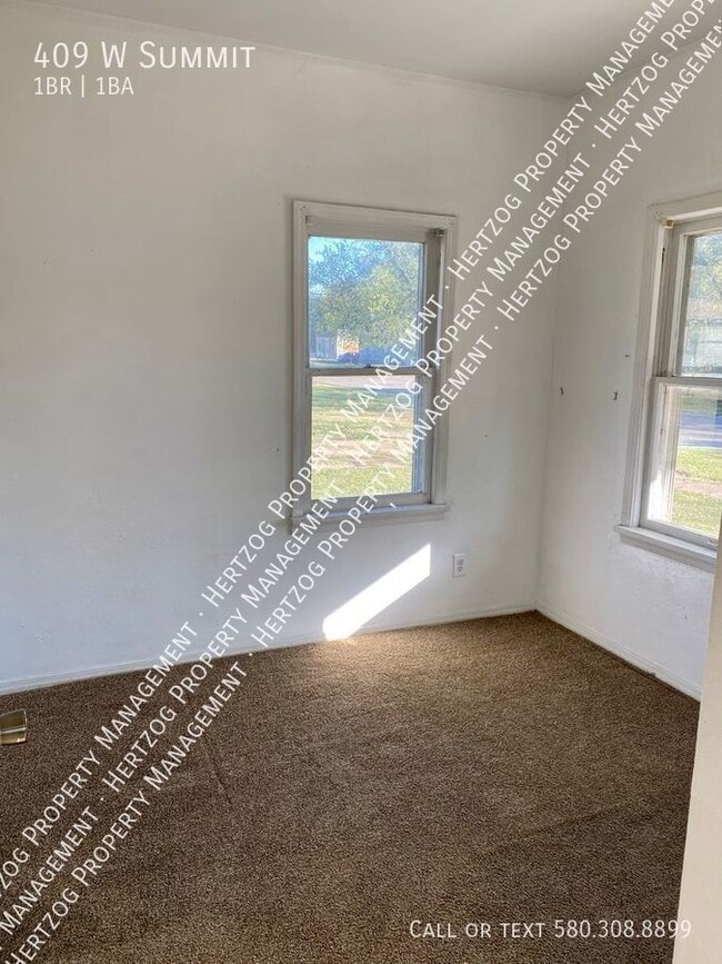 Photo - 409 W Summit-