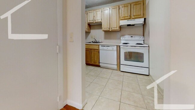 Photo - 2Br/1Bth, Great location, easy access to Mass Pike.  MUST SEE!!