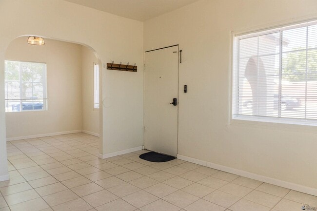 Photo - 251 W 9th St