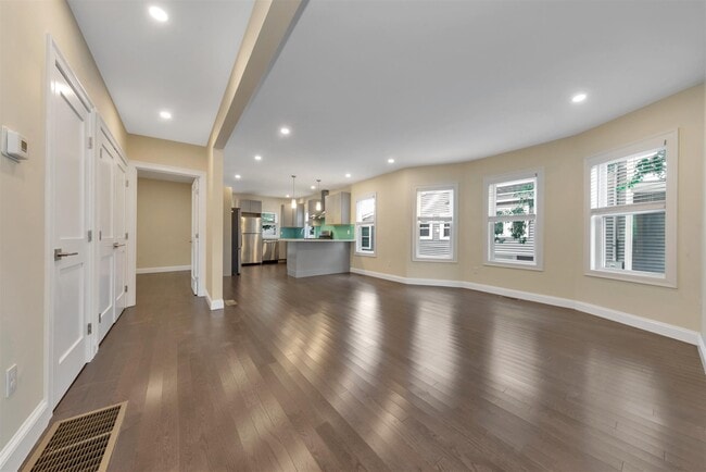 Photo - 161 4th St Unit 1