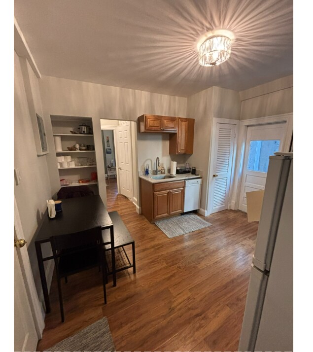 Photo - 220 Hanover St