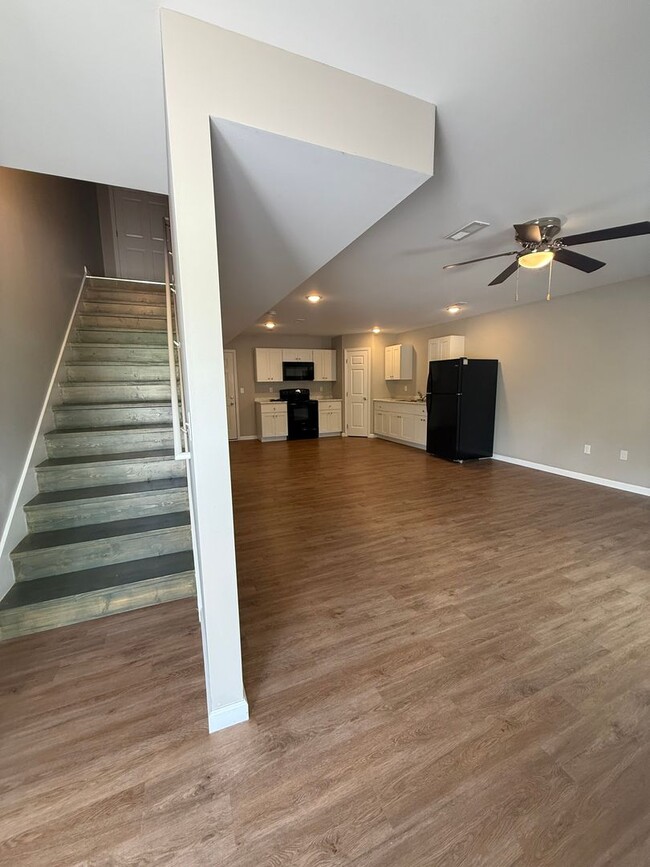 Building Photo - 2 Bedroom 1.5 Bathroom Townhouse in Jackson, MO Unit 226 Townhome LOWER
