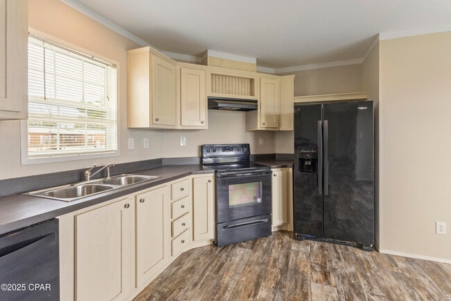 Photo - 5102 E 12th St