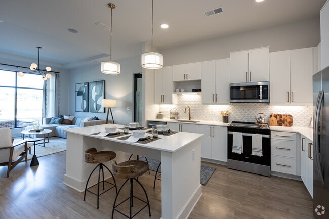 1BR, 1BA - 784SF - Kitchen