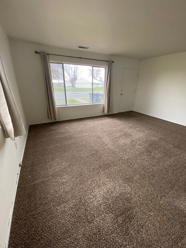 Photo - 1208-1210 Vandenberg Ave Unidad 1210 Vandenberg