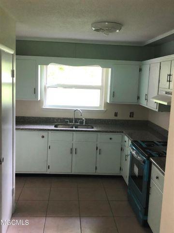 Photo - 14221 Suburban Dr
