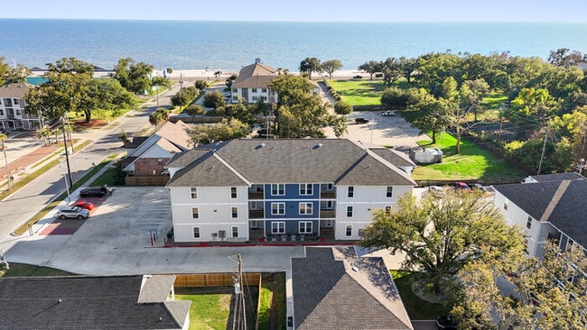 Building Photo - 133 Briarfield Ave Unit A11