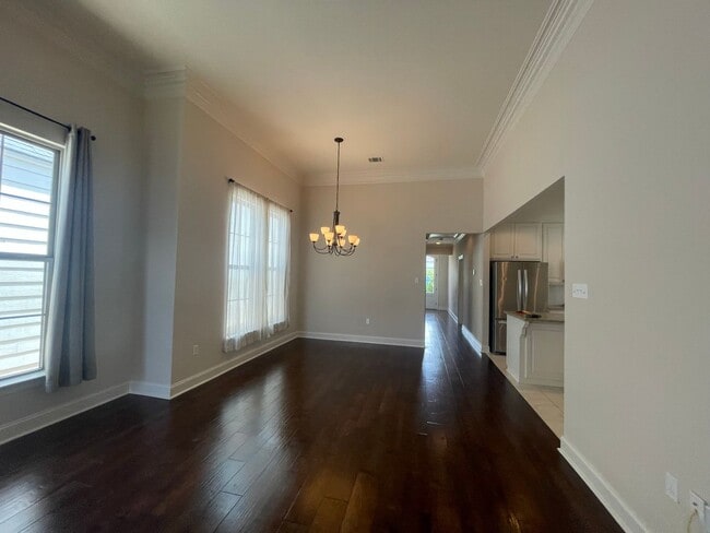 Photo - 3 Bedroom House off Nicholson with Community Pool