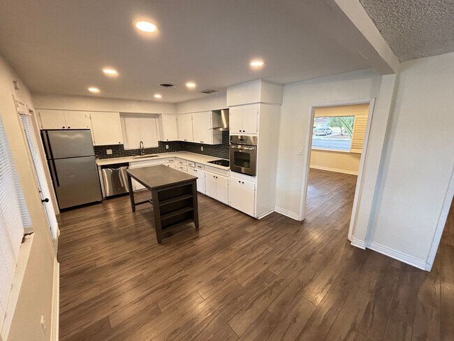 Photo - Spectacular Vintage 3Bed/2Bath Las Vegas h...