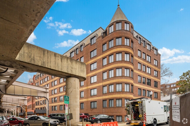 1000 29th St NW - The Ledger