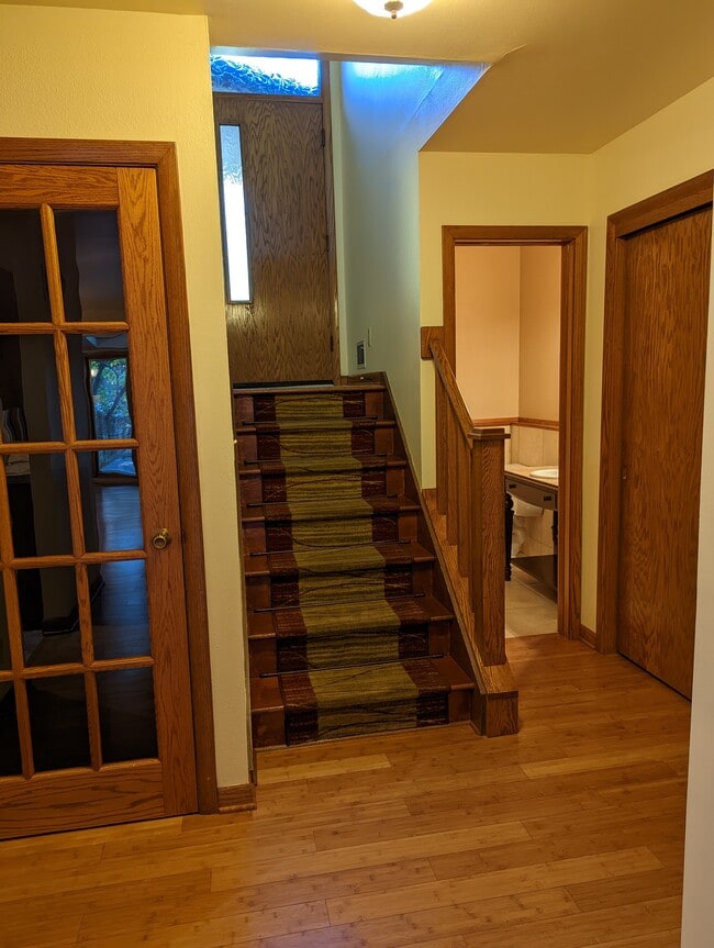 Photo - 956 N 124th St