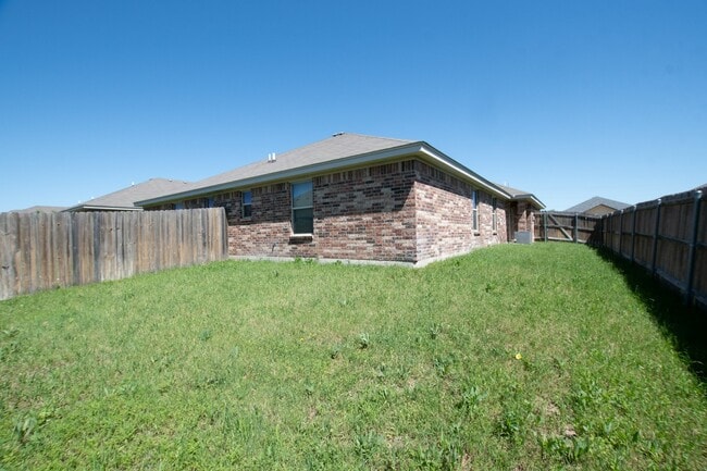 Photo - 613 Kendra Dr