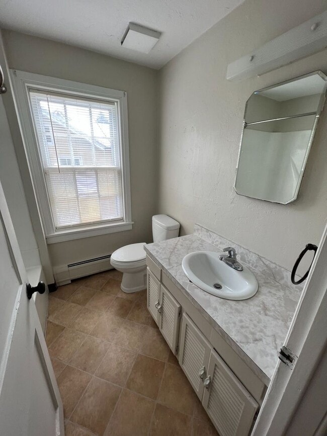 Photo - 44 N Main St Unit 44 N Main St Apt B