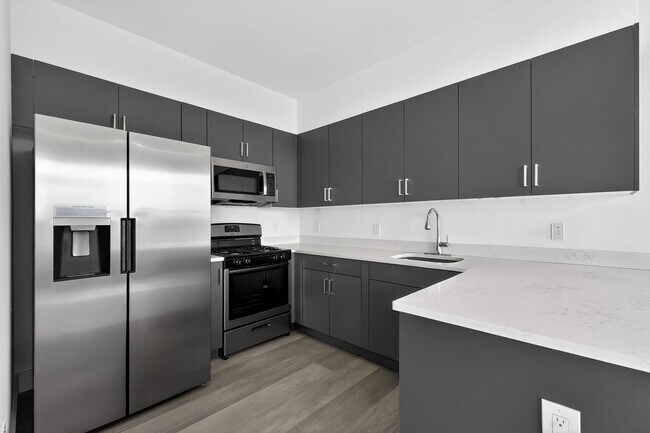 Photo - 43-45-45 W 32nd St Unidad 501