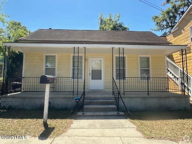 Building Photo - 1006 Duke St Rental