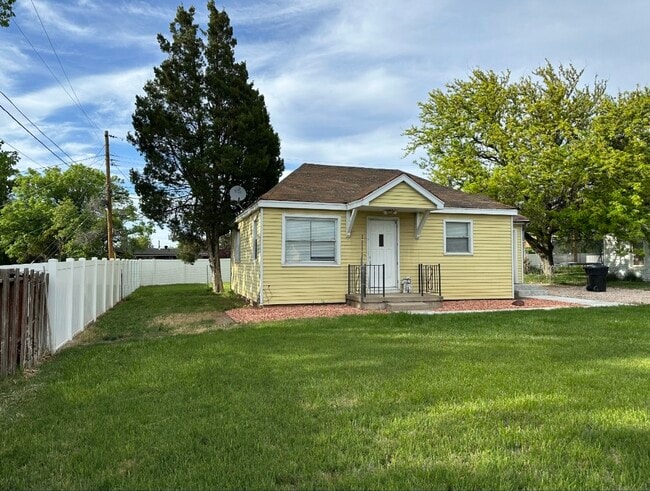 Photo - 328 W 1950 N