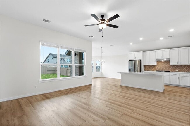 Photo - 116 Salado Crk Trl