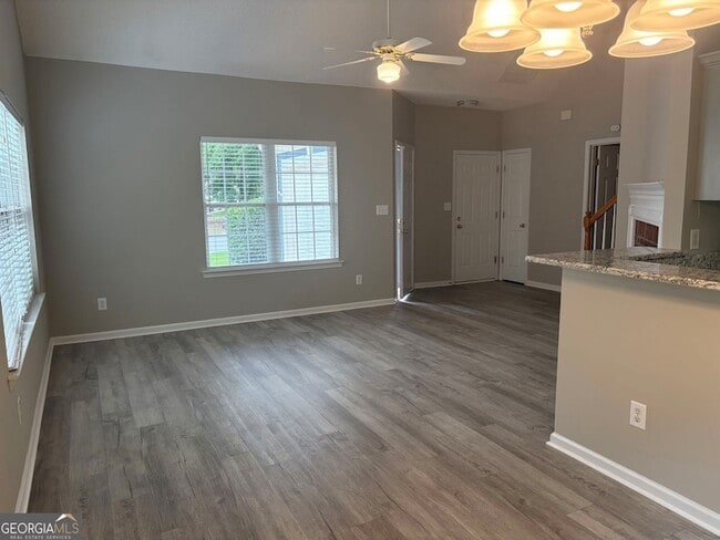 Photo - 565 N Fairfield Dr
