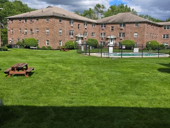 Photo - 5 Colonial Village Dr Condo Unit 9