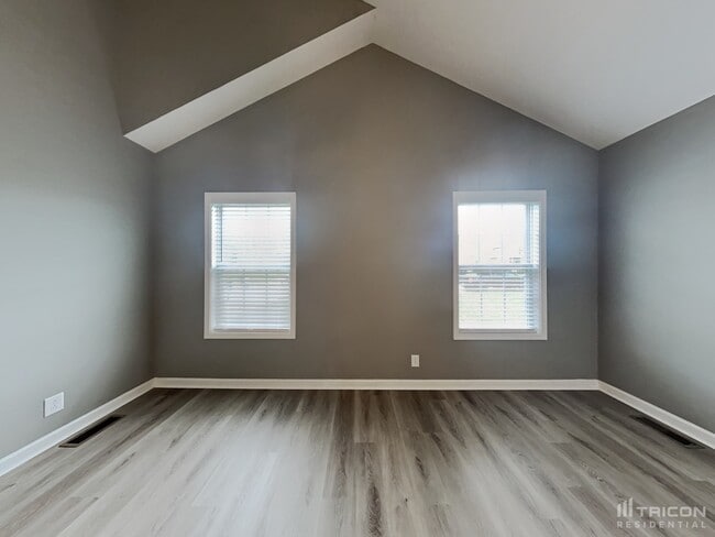 Photo - 1335 Loren Circle