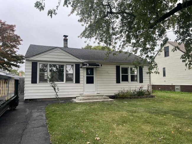 Photo - 7621 Odell Ave