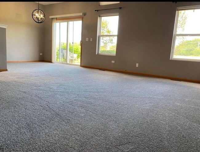 Photo - 16446 Newcastle Way