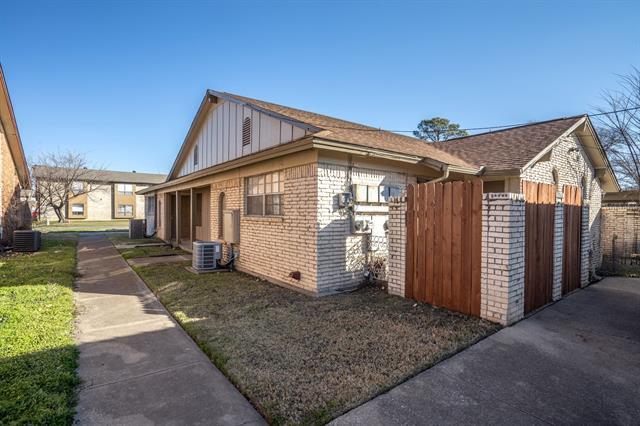 Photo - 728 E Pecan St Townhome