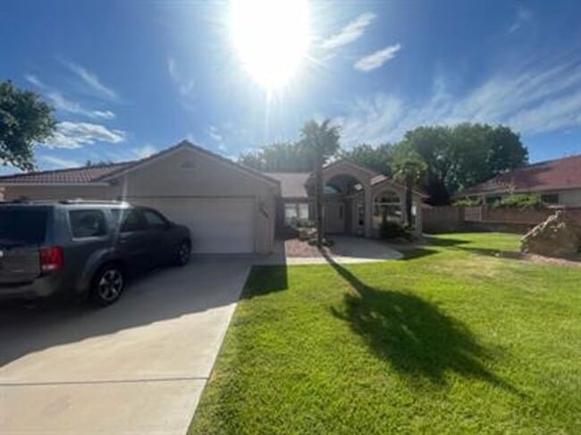 Photo - Bloomington Beauty! 6 month lease