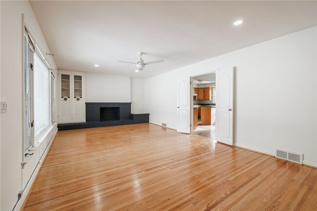 Photo - 213 Governor Terrace