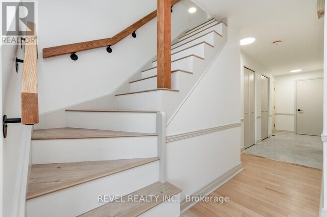 Photo - 5 Sandhurst Ct
