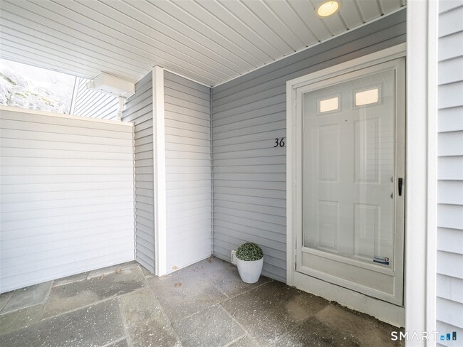 Building Photo - 36 Wilton Crst Unit 36